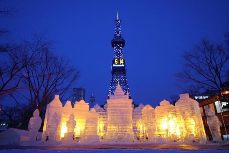 삿포로 눈축제 오오도리회장 티비탑 앞 얼음광장